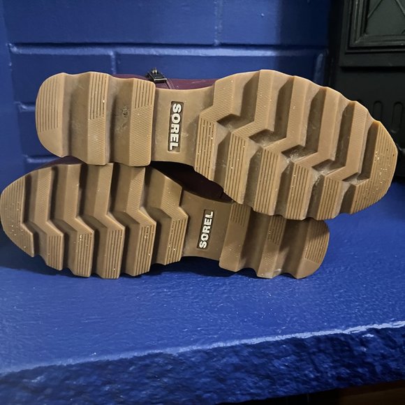 Sorel Joan of Arctic™ Wedge III Zip Ice Wine/Gum 2 - Picture 5 of 7